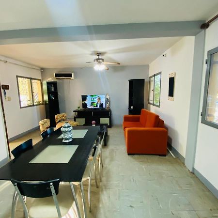 House G&S, Depto Con 3 Dormitorios Para 7 Personas Pleno Centro De La Ciudad Пуерто-Іґуасу Екстер'єр фото