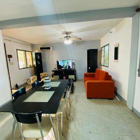 House G&S, Depto Con 3 Dormitorios Para 7 Personas Pleno Centro De La Ciudad Пуерто-Іґуасу Екстер'єр фото